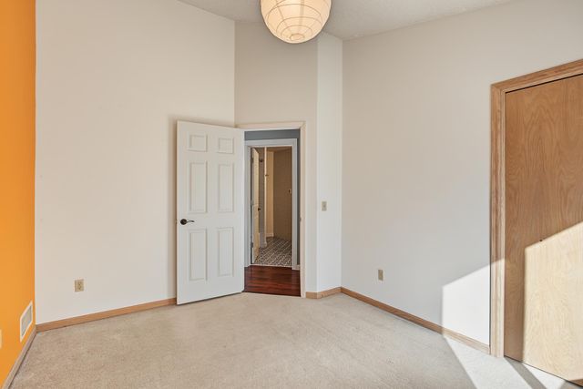 4587 River Bend Place, Savage, MN 55378