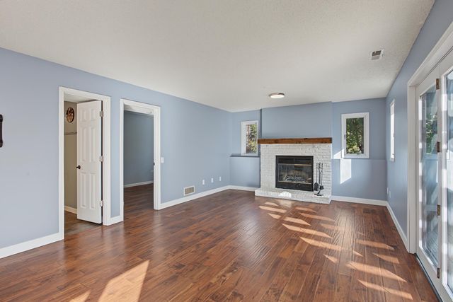 4587 River Bend Place, Savage, MN 55378