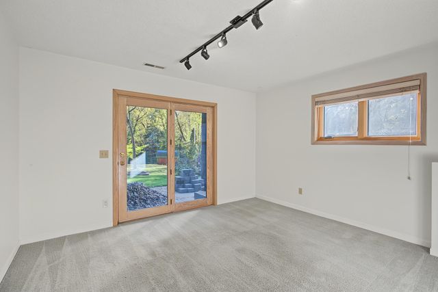 4587 River Bend Place, Savage, MN 55378