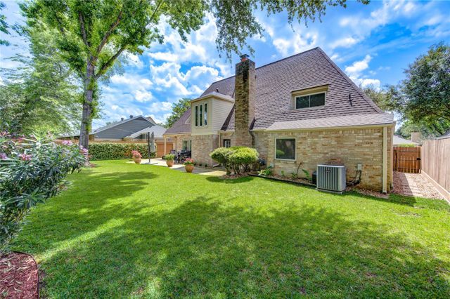 12310 Rocky Knoll Drive, Houston, TX 77077