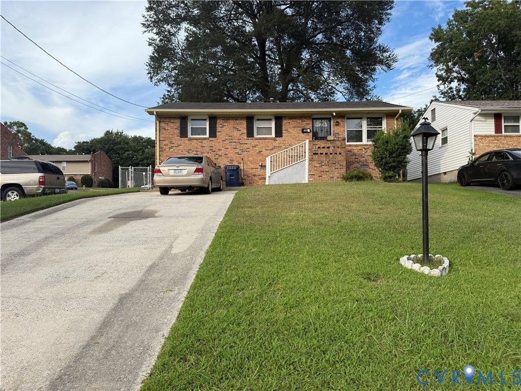 449 Roundtop Ave, Petersburg, VA 23803
