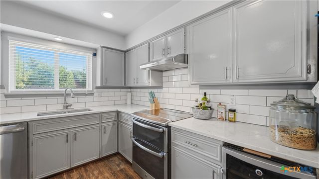 1612 Kraft Ln, New Braunfels, TX 78130