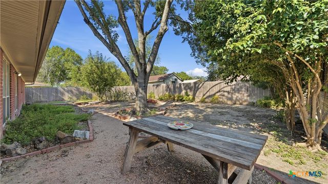 1612 Kraft Ln, New Braunfels, TX 78130