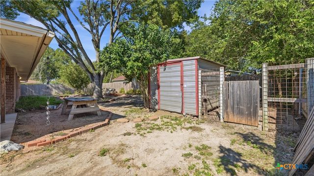 1612 Kraft Ln, New Braunfels, TX 78130