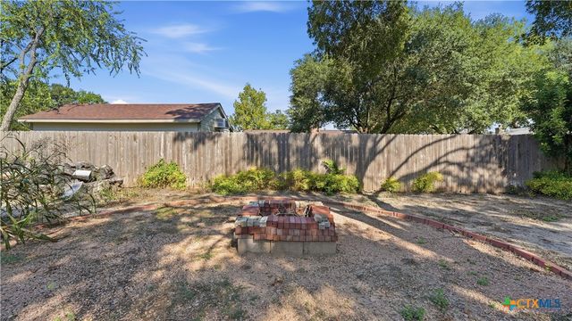 1612 Kraft Ln, New Braunfels, TX 78130