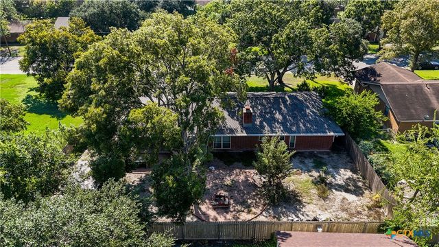 1612 Kraft Ln, New Braunfels, TX 78130