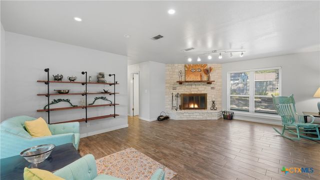 1612 Kraft Ln, New Braunfels, TX 78130