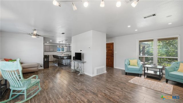 1612 Kraft Ln, New Braunfels, TX 78130