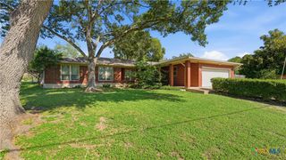 1612 Kraft Ln, New Braunfels, TX 78130