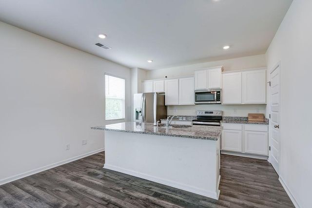 206 Aster Avenue, Locust Grove, GA 30248