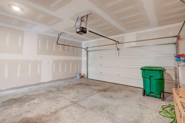 206 Aster Avenue, Locust Grove, GA 30248