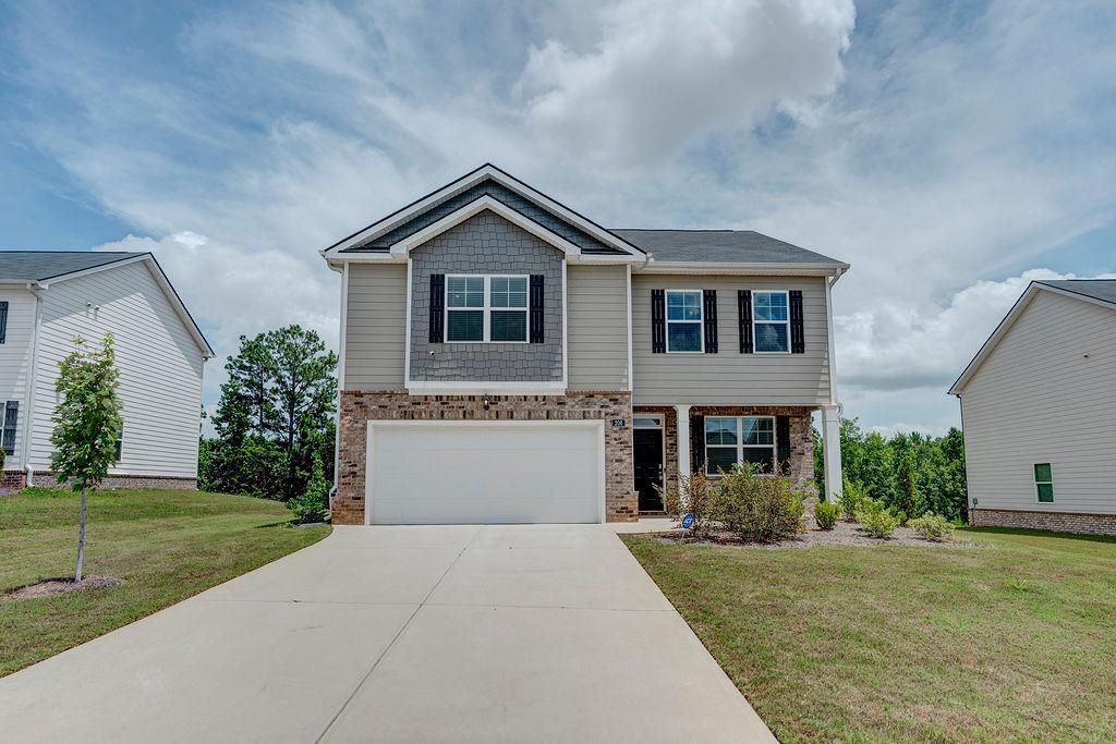 206 Aster Avenue, Locust Grove, GA 30248