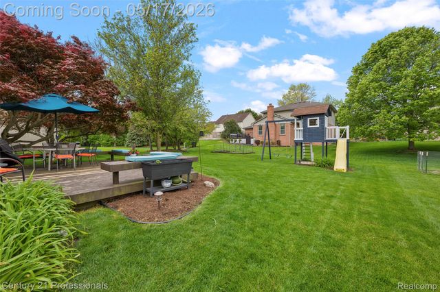 25979 Petros Boulevard, Novi, MI 48375