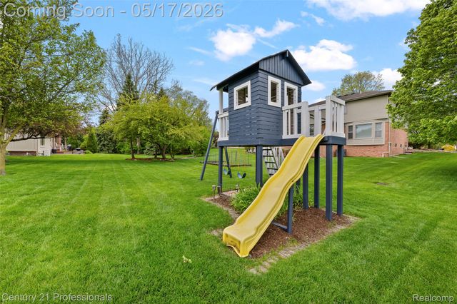 25979 Petros Boulevard, Novi, MI 48375