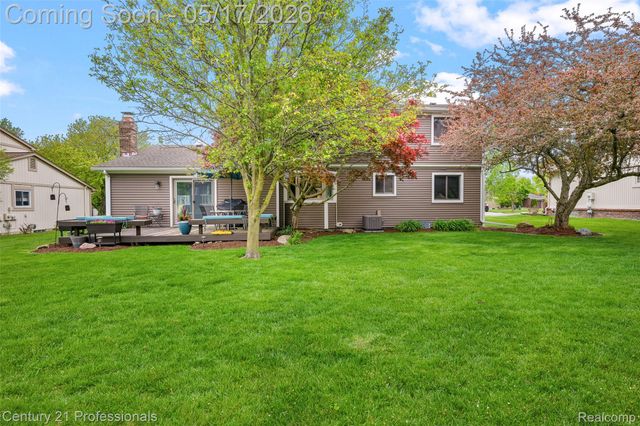 25979 Petros Boulevard, Novi, MI 48375