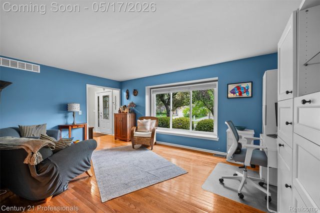 25979 Petros Boulevard, Novi, MI 48375