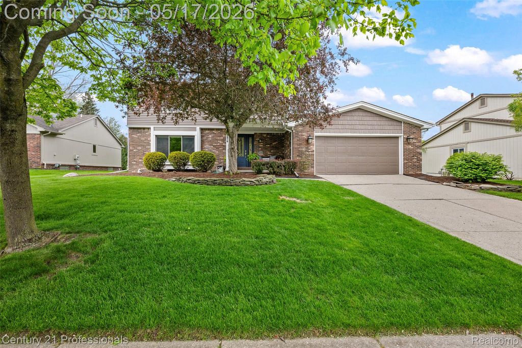 25979 Petros Boulevard, Novi, MI 48375