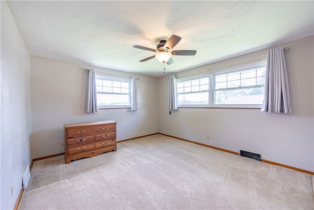 156 Mclaughlin Dr, New Kensington, PA 15068
