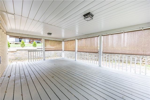 156 Mclaughlin Dr, New Kensington, PA 15068