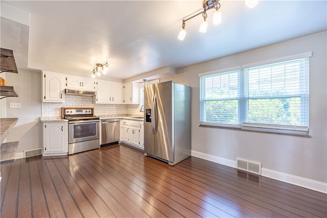 156 Mclaughlin Dr, New Kensington, PA 15068