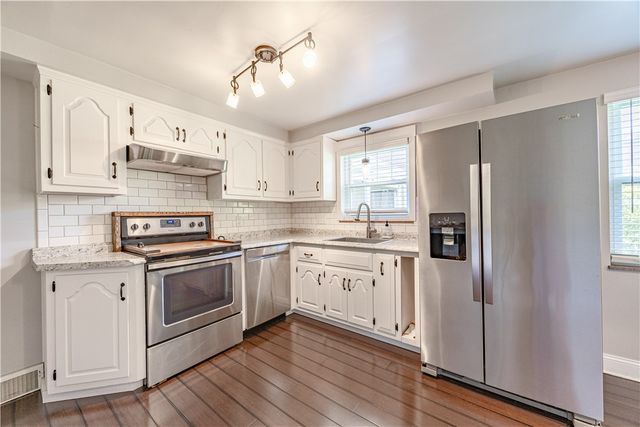 156 Mclaughlin Dr, New Kensington, PA 15068