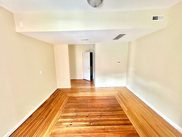 135 West Main Street 3F, Waterbury, CT 06702