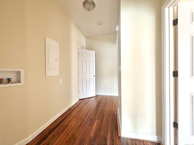 135 West Main Street 3F, Waterbury, CT 06702