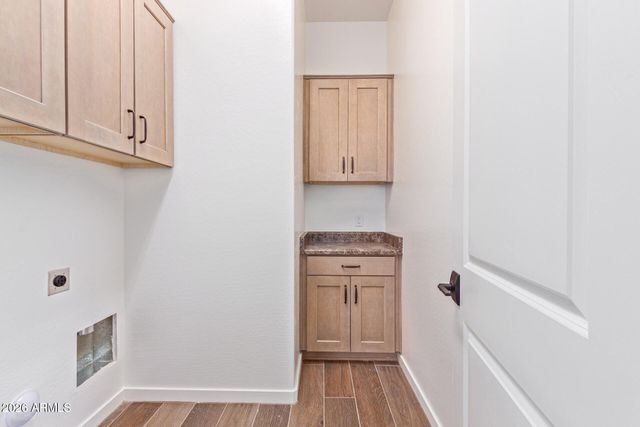 5719 E SAYAN Street, Mesa, AZ 85215