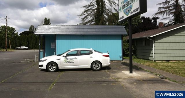 1803 Lansing Av NE, Salem, OR 97301