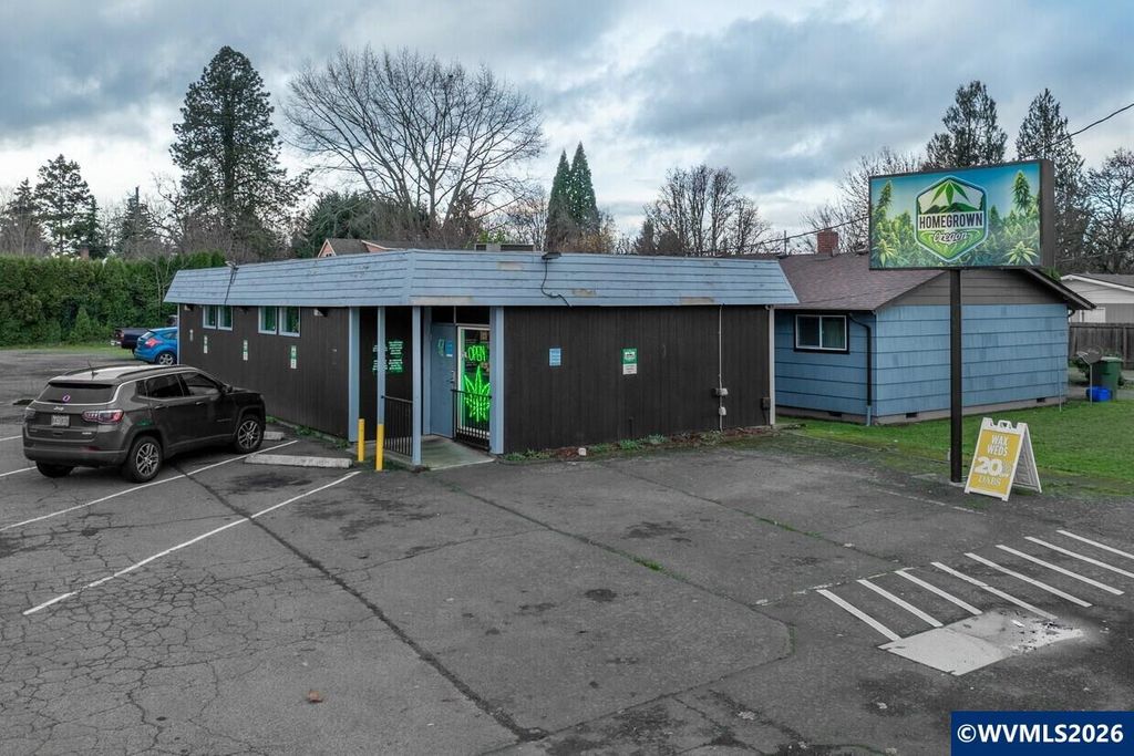 1803 Lansing Av NE, Salem, OR 97301