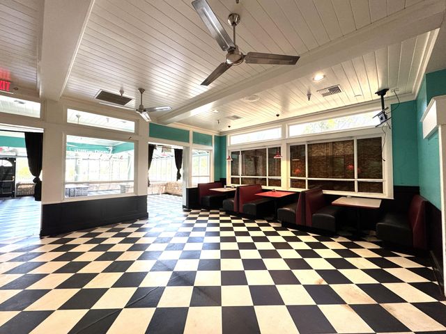 1987 Hilltop Drive, Redding, CA 96002