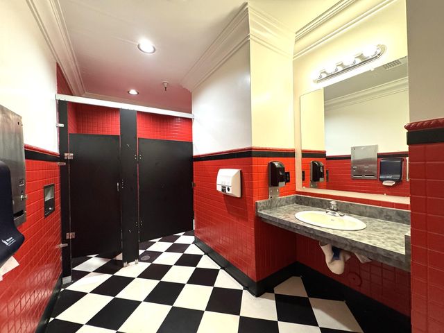 1987 Hilltop Drive, Redding, CA 96002