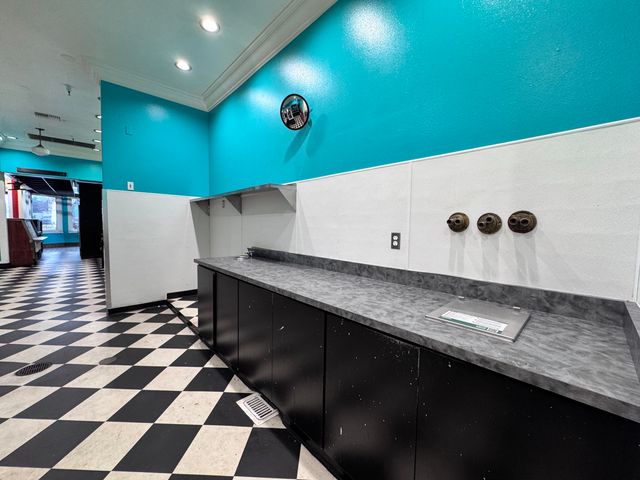 1987 Hilltop Drive, Redding, CA 96002