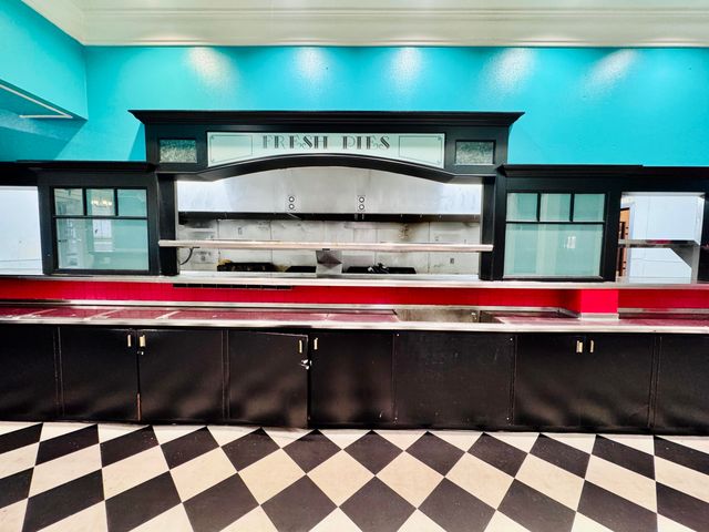 1987 Hilltop Drive, Redding, CA 96002