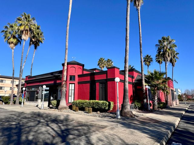 1987 Hilltop Drive, Redding, CA 96002