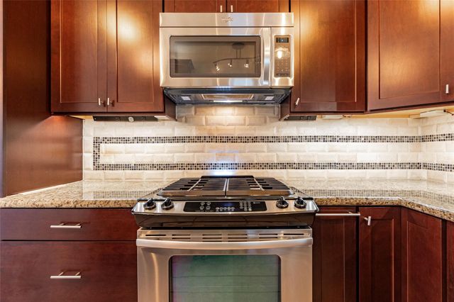 1227 Mabry Mill Road, Houston, TX 77062