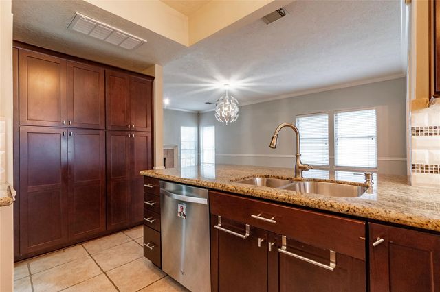 1227 Mabry Mill Road, Houston, TX 77062