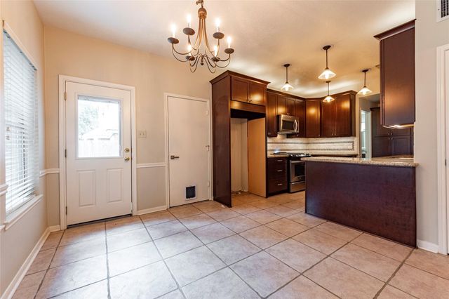 1227 Mabry Mill Road, Houston, TX 77062