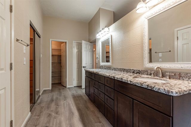 1227 Mabry Mill Road, Houston, TX 77062