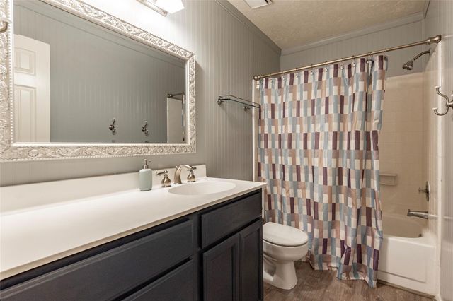 1227 Mabry Mill Road, Houston, TX 77062