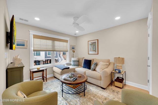 27 Shell Road 143, Mantoloking, NJ 08738