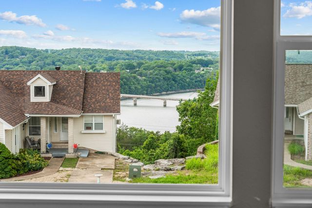 157 S Shining Mountain Drive, Cape Fair, MO 65624