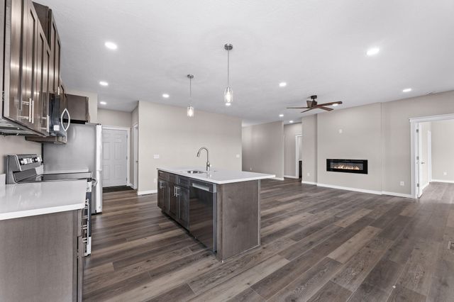 157 S Shining Mountain Drive, Cape Fair, MO 65624