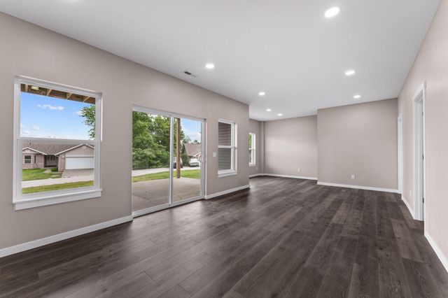 157 S Shining Mountain Drive, Cape Fair, MO 65624