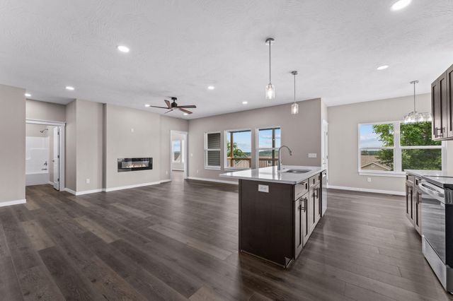 157 S Shining Mountain Drive, Cape Fair, MO 65624