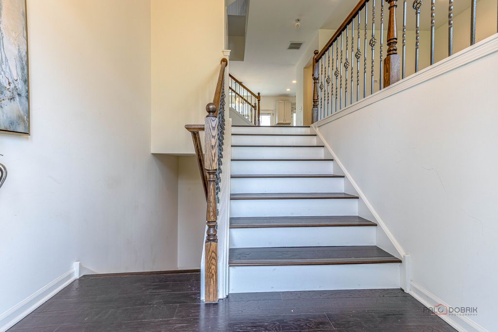 3211 Coral Lane, Glenview, IL 60026 — photo 5