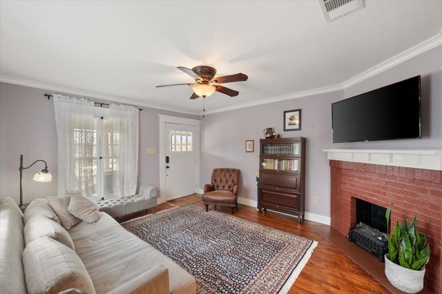 803 Hawthorne Avenue, Fort Worth, TX 76110