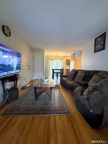 28 Colgate Drive, Manchester, CT 06042