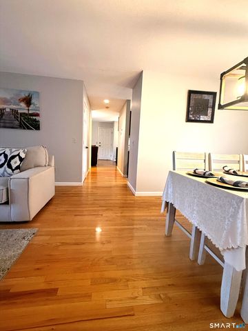 28 Colgate Drive, Manchester, CT 06042