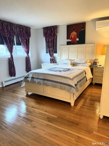 28 Colgate Drive, Manchester, CT 06042